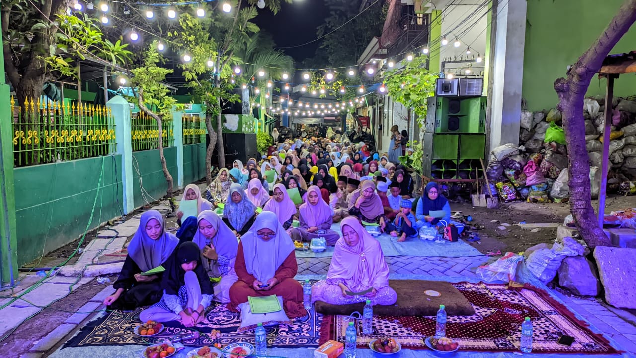 Peringatan Maulid Nabi Muhammad SAW. Darut Ta’lim Kenjeran Surabaya Peringatan Maulid Nabi Muhammad SAW. Darut Ta’lim Kenjeran Surabaya